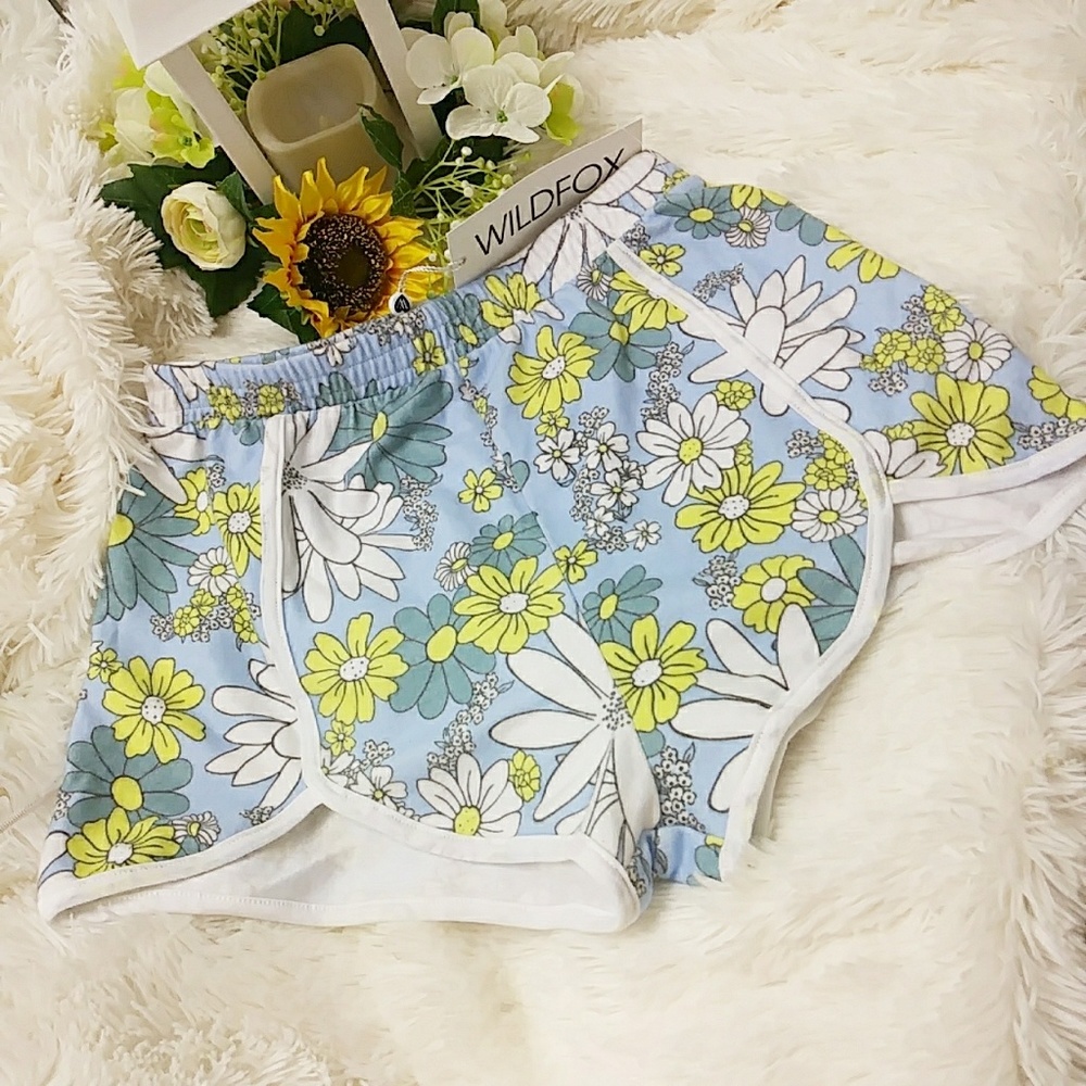 NWT WILDFOX DAISY WALLPAPER LANE SHORTS SIZE S - Picture 2 of 8